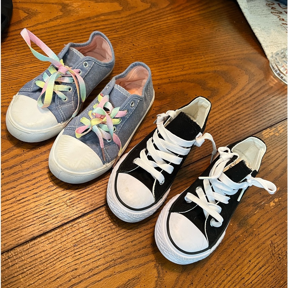 Little girls sneakers